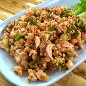 Plated dish of minced pork with vegetables on a wooden surface - UK Premium Duroc Pork Mince & Hormone Free (300g)