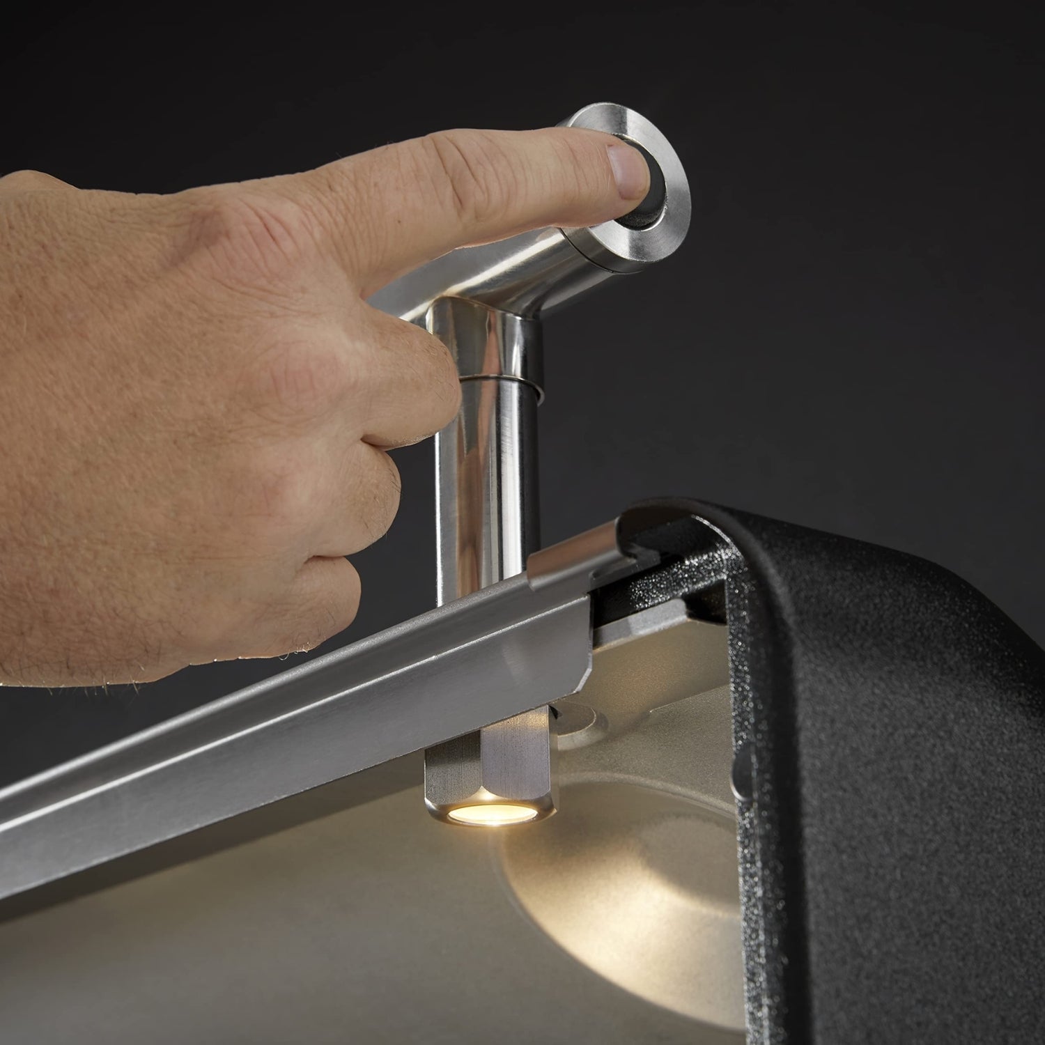 Weber Genesis SE-EPX-335 (3 爐頭燃氣燒烤爐)連安裝及送貨