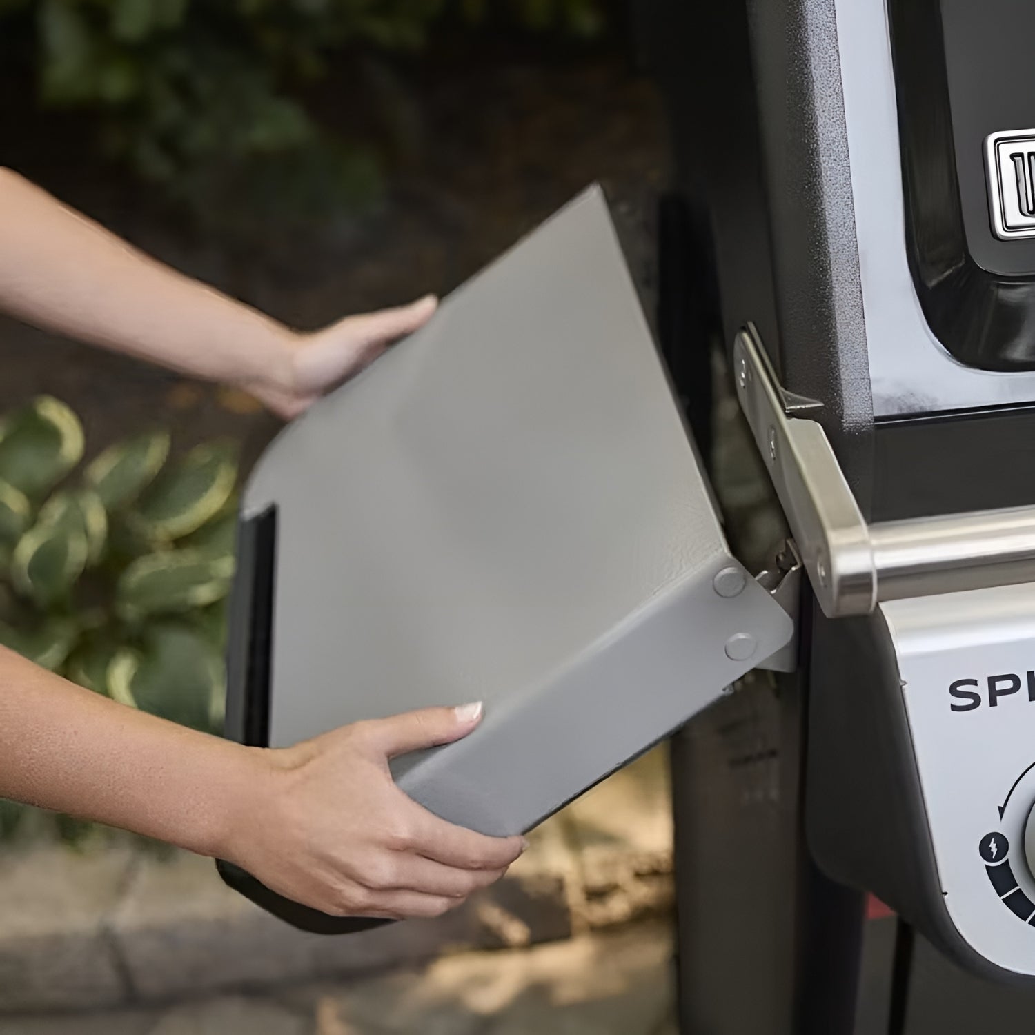 Weber Spirit E-425 (4 爐頭燃氣燒烤爐)連保護套、安裝及送貨